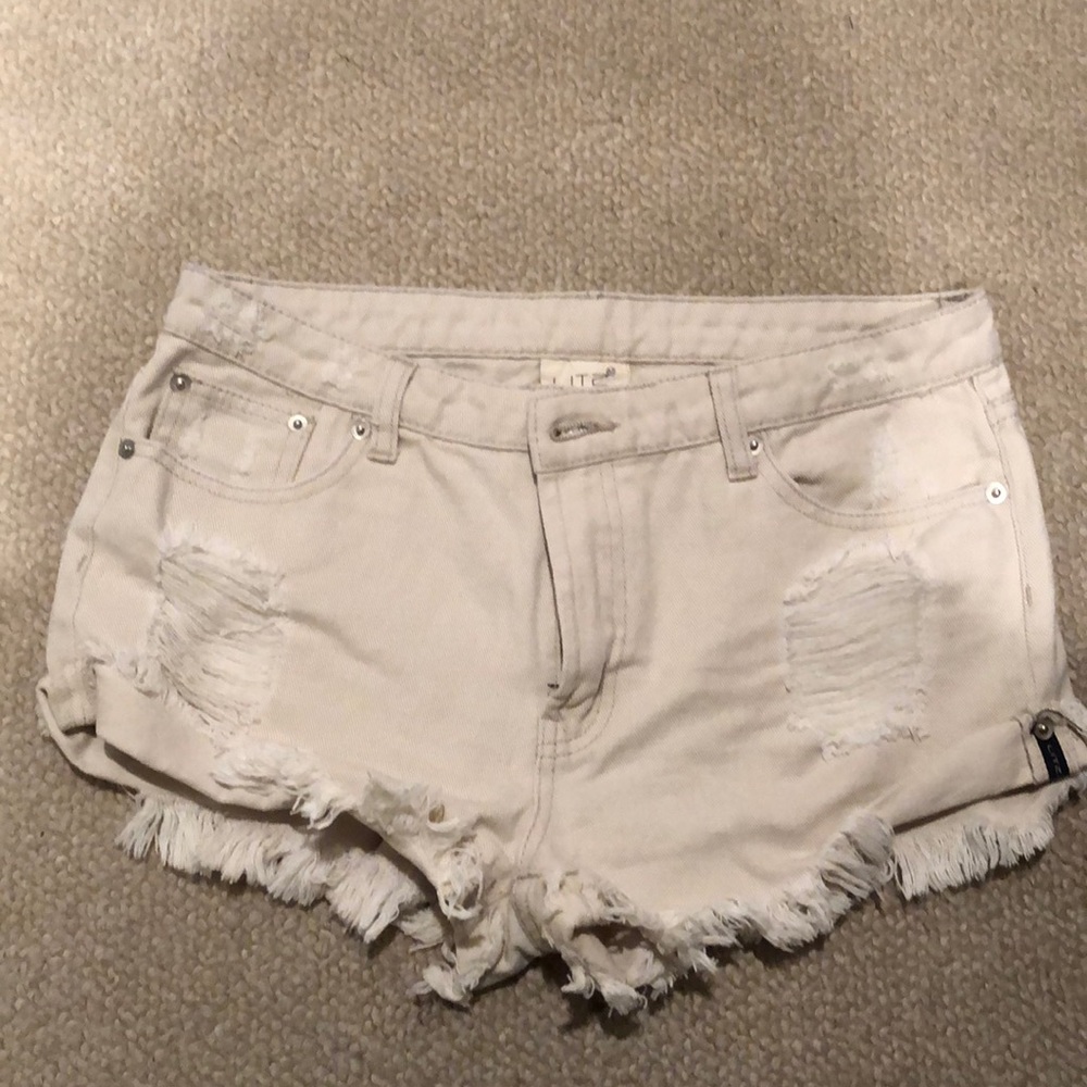 Lite denim shorts
